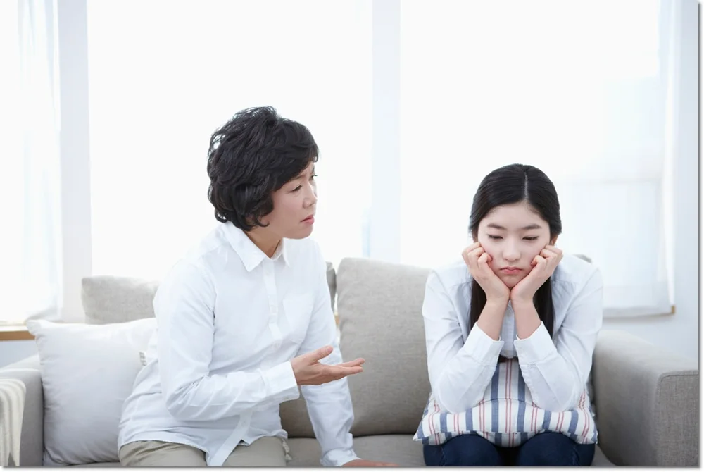 고민을 이야기하는 학생과 보호자